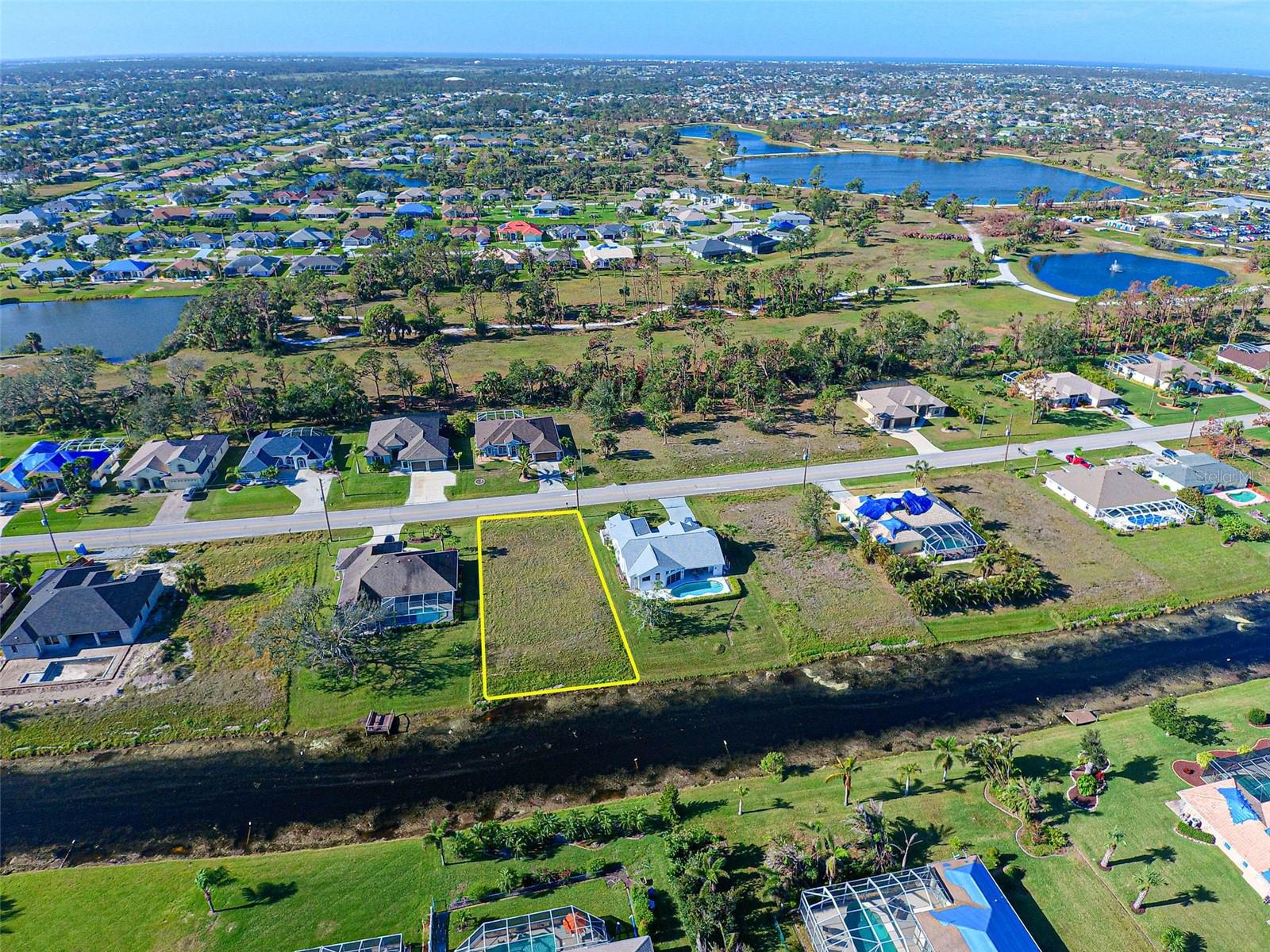 687 ROTONDA CIR