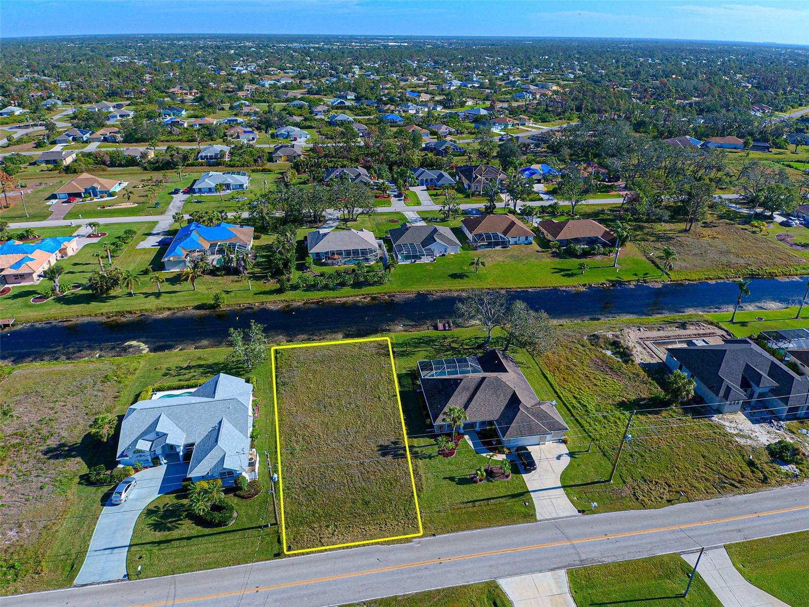 687 ROTONDA CIR