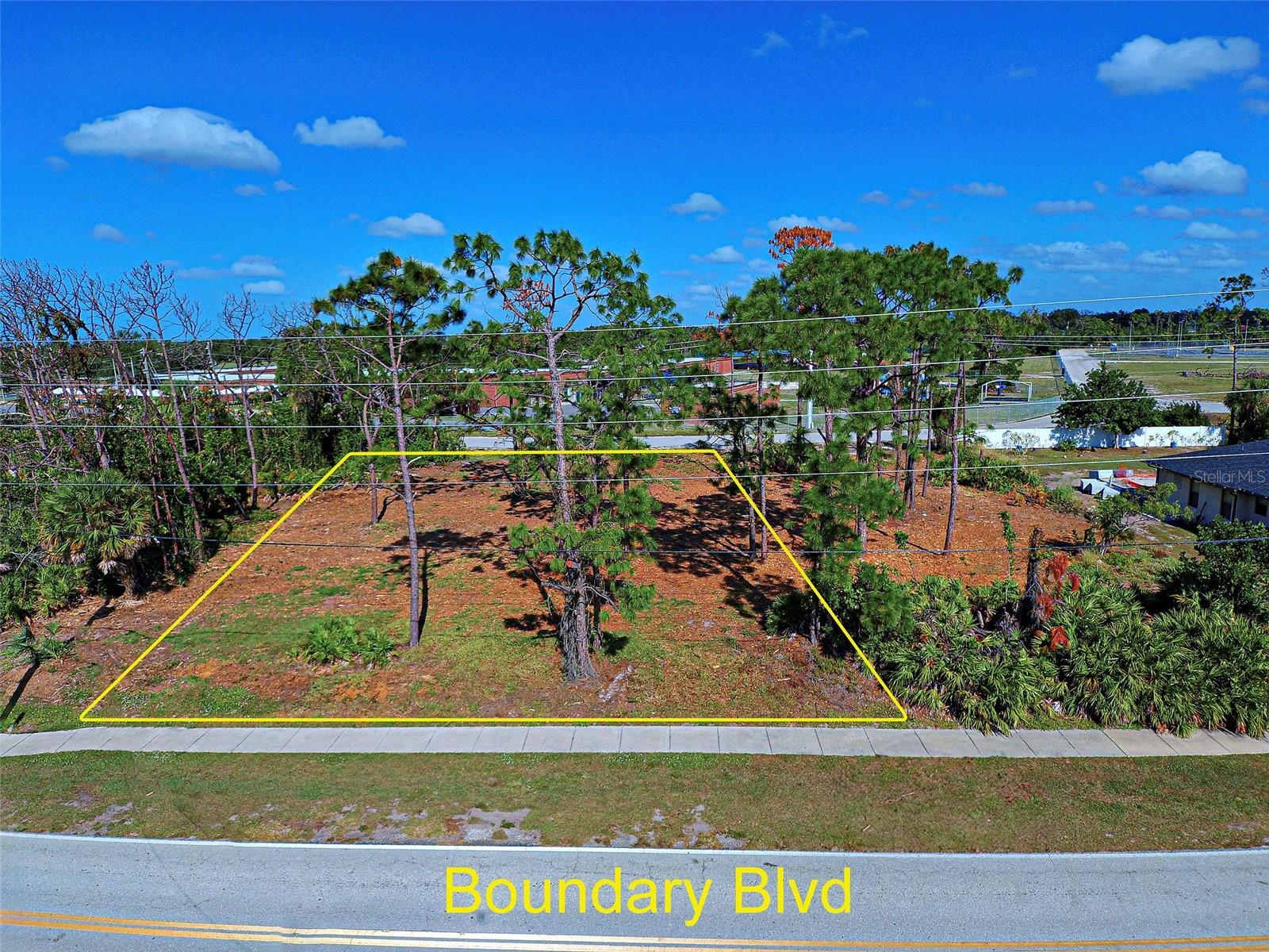 471 BOUNDARY BLVD