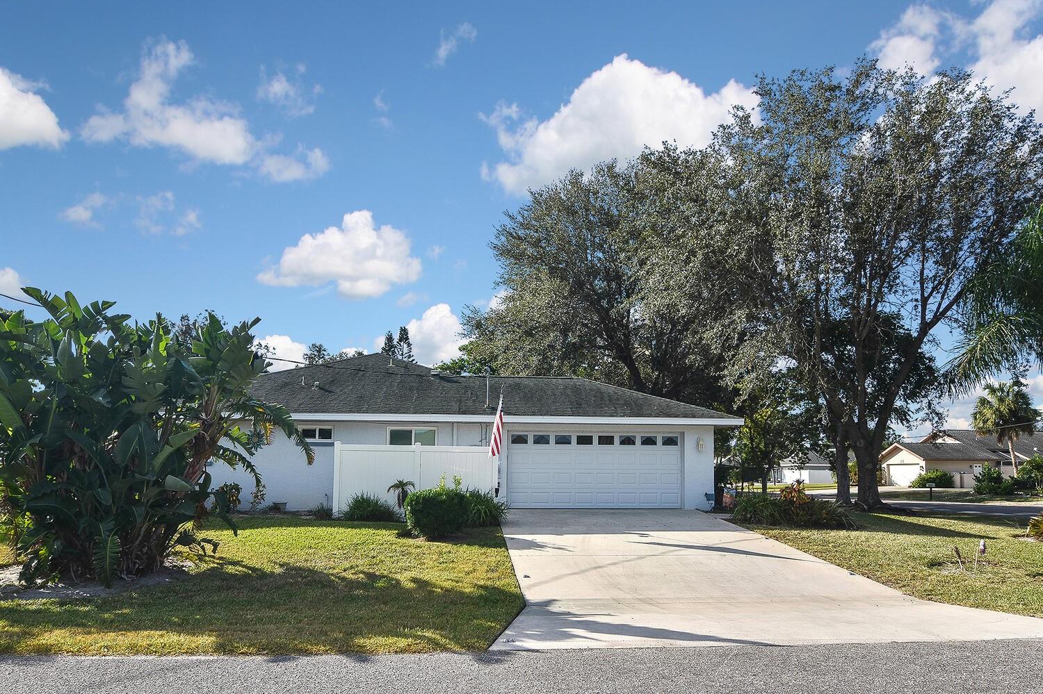 2701 SHAMROCK DR