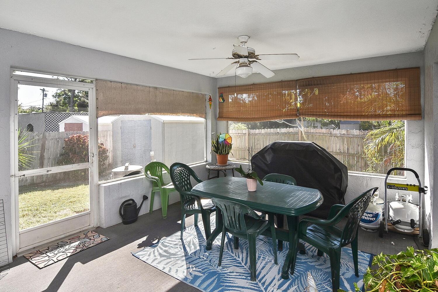 2701 SHAMROCK DR
