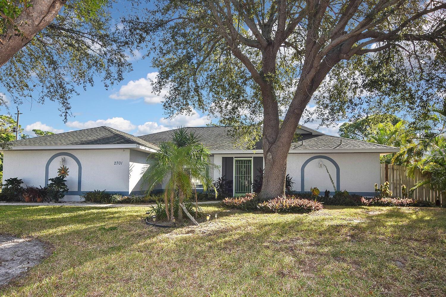 2701 SHAMROCK DR