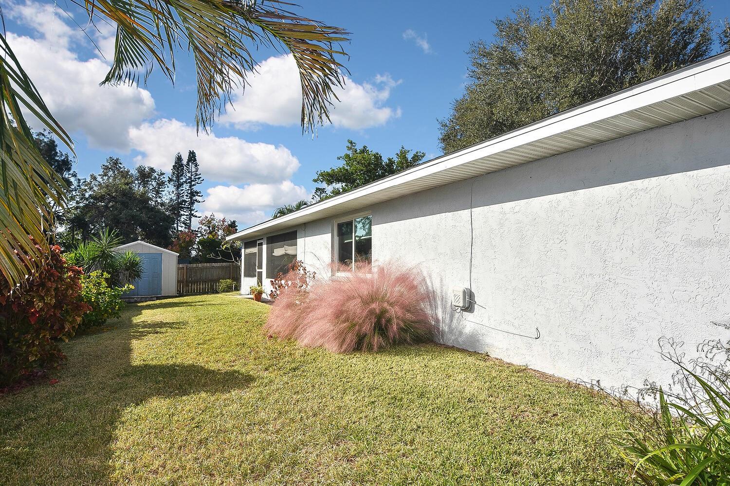 2701 SHAMROCK DR
