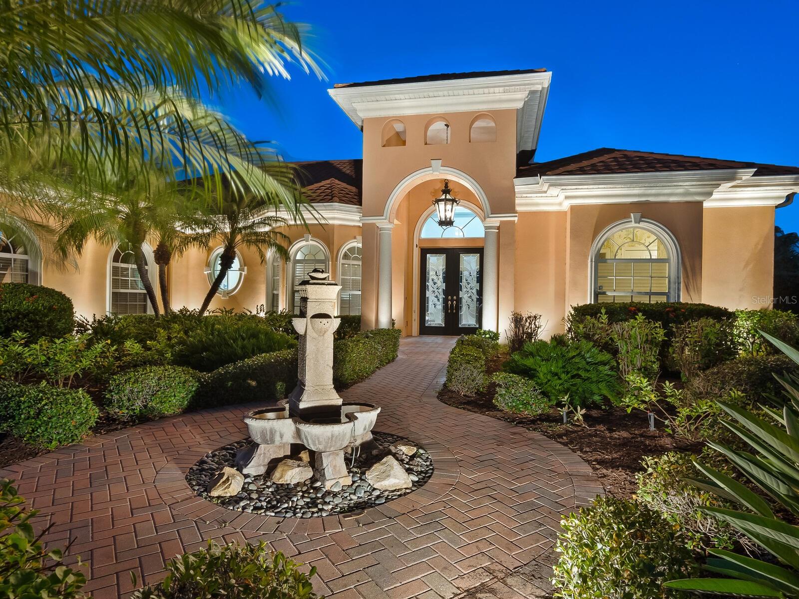 18 CARISA ROYALE CT