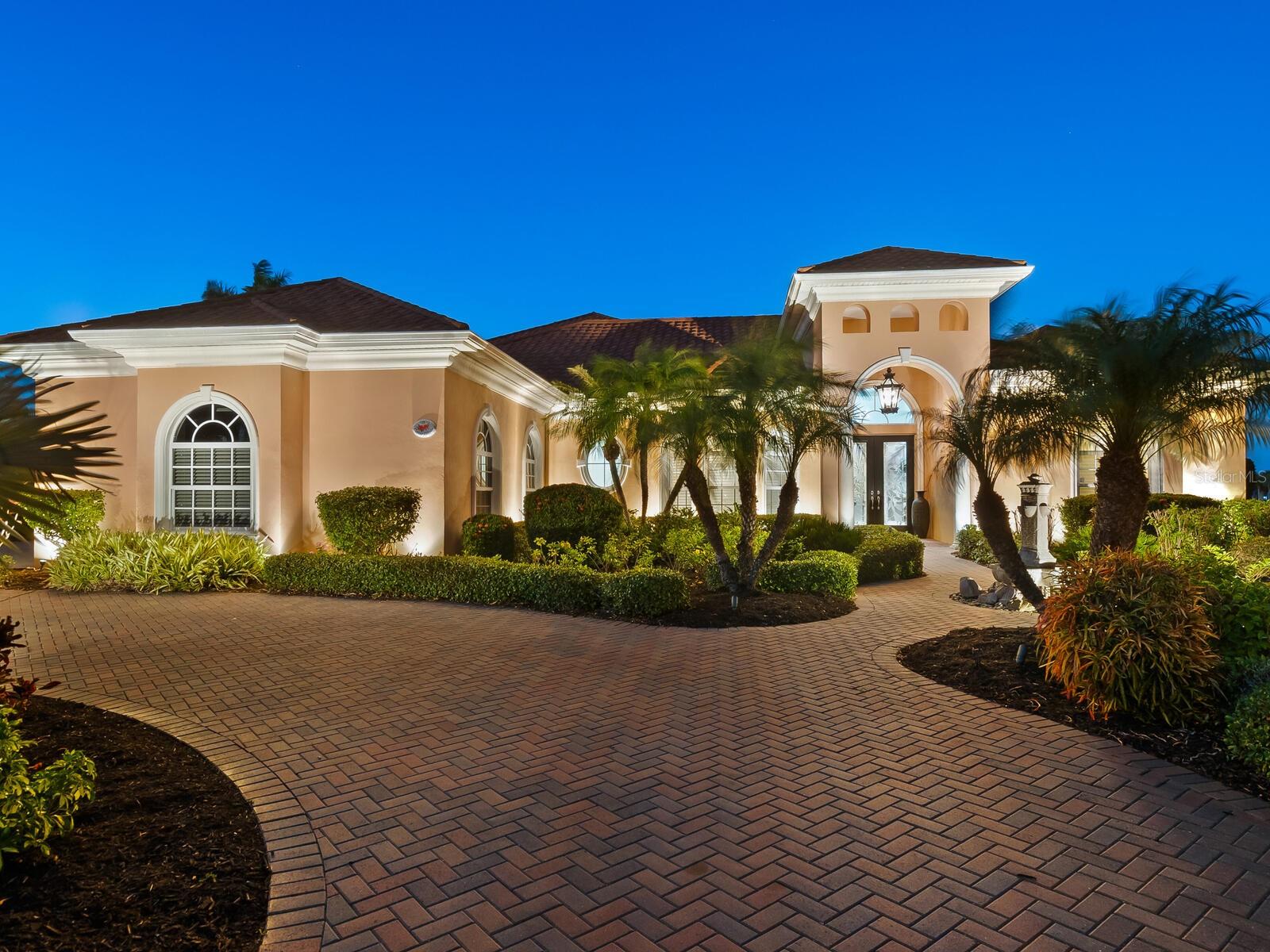 18 CARISA ROYALE CT