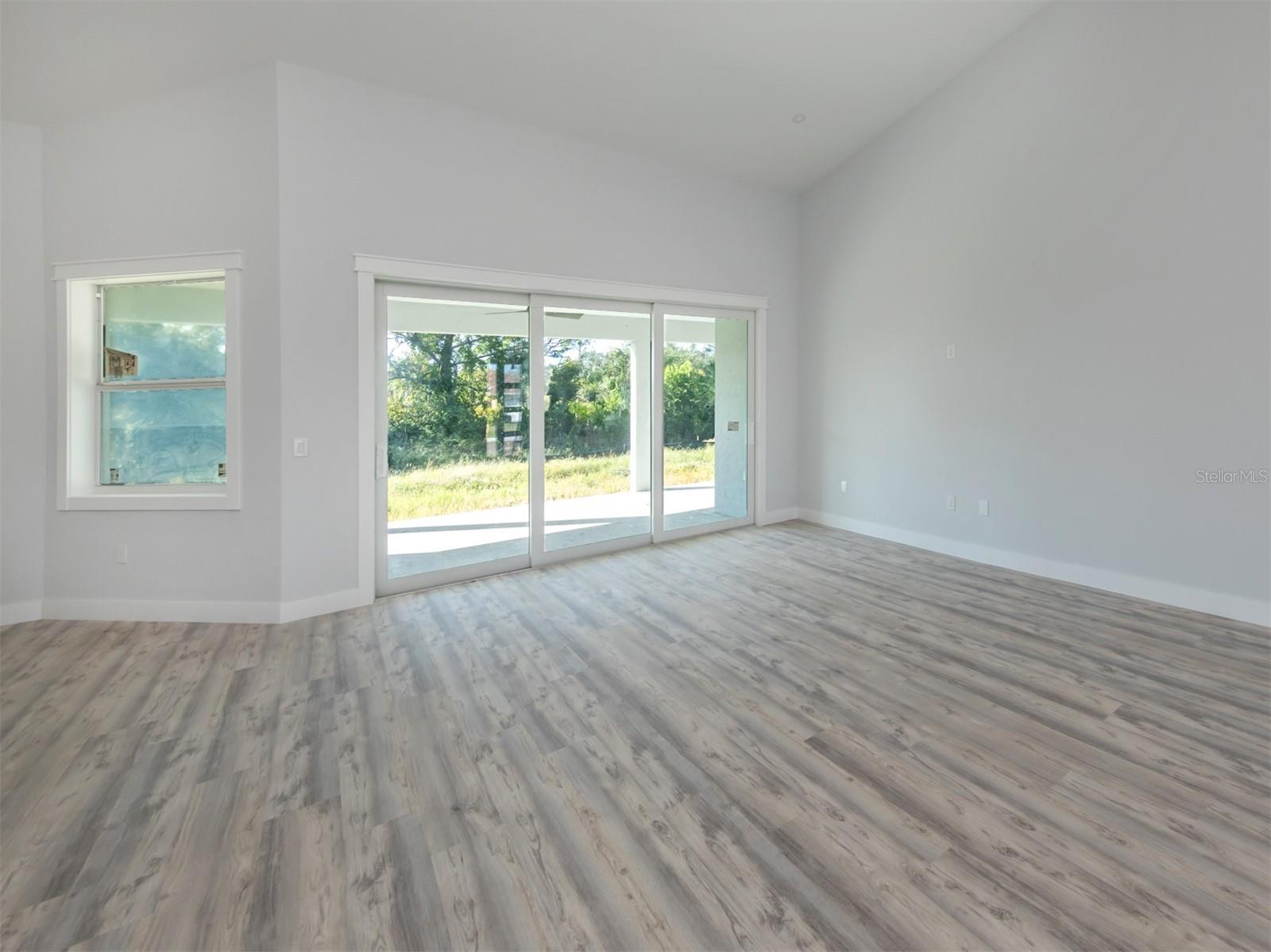 137 MARINER LN