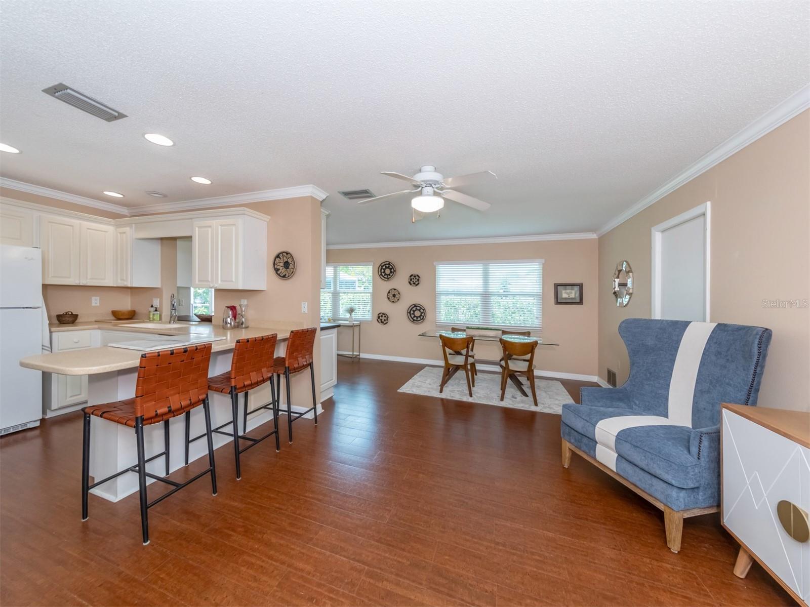9 N DOVER DR