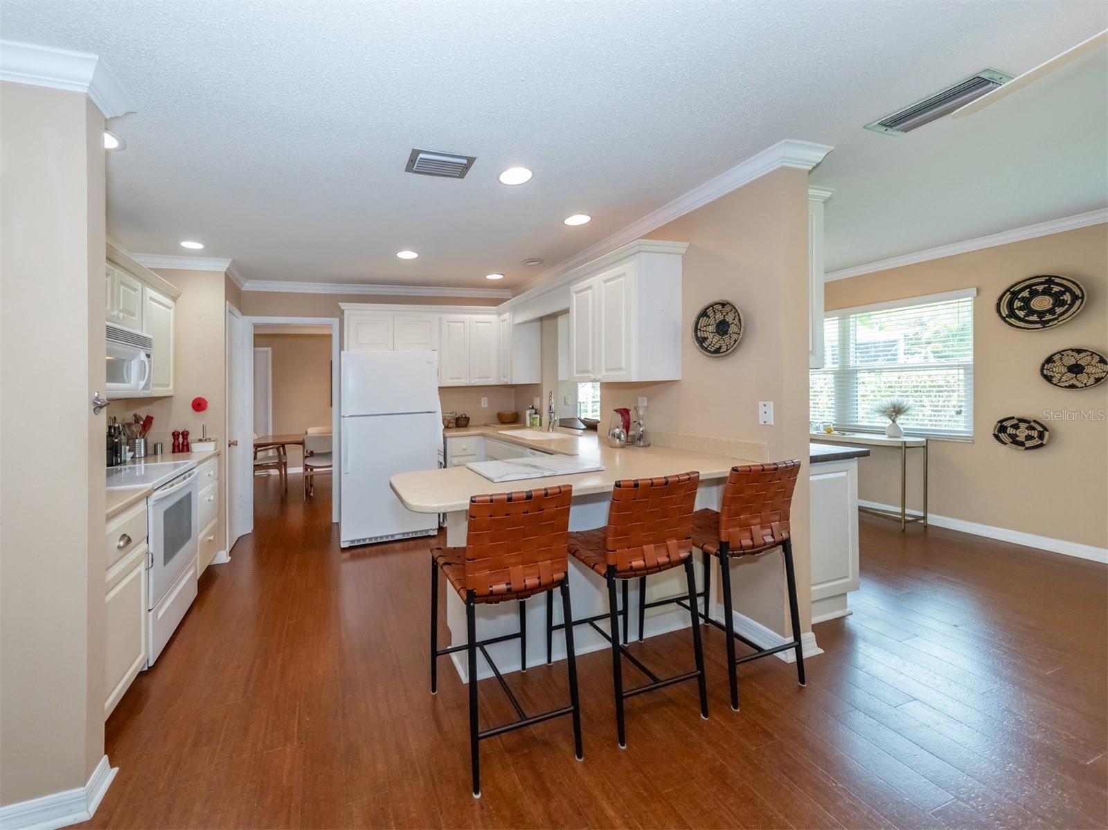 9 N DOVER DR