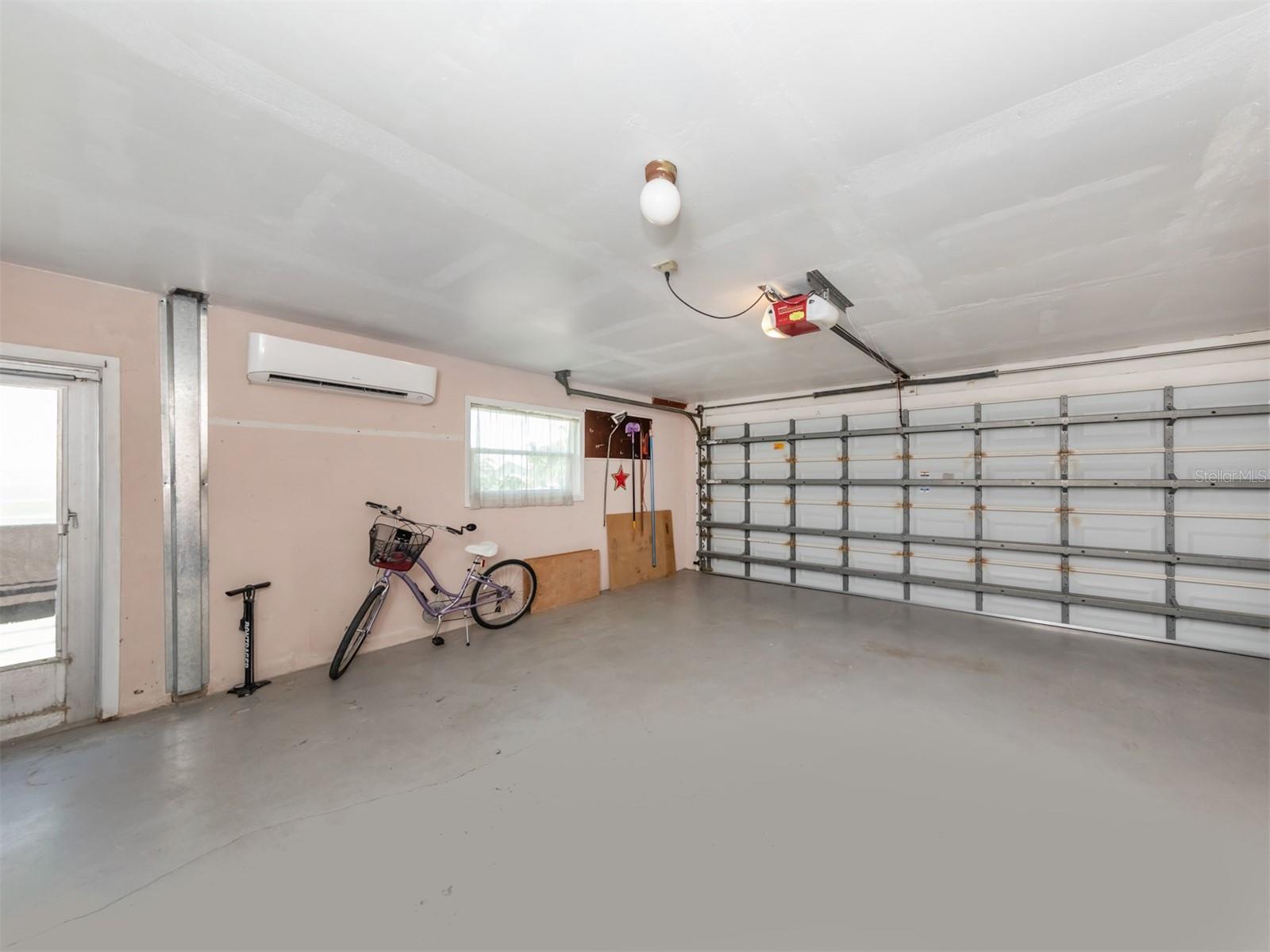 9 N DOVER DR