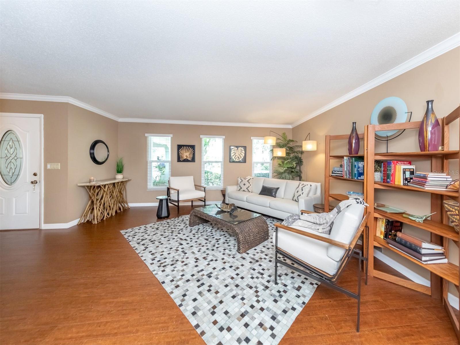 9 N DOVER DR