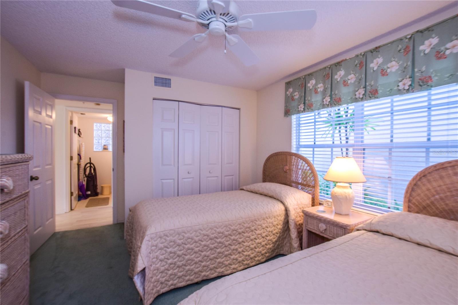 801 MONTROSE DR #102, #102