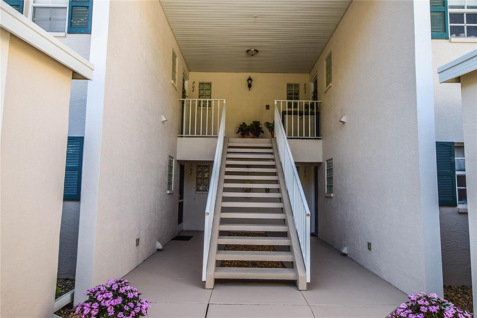801 MONTROSE DR #102, #102