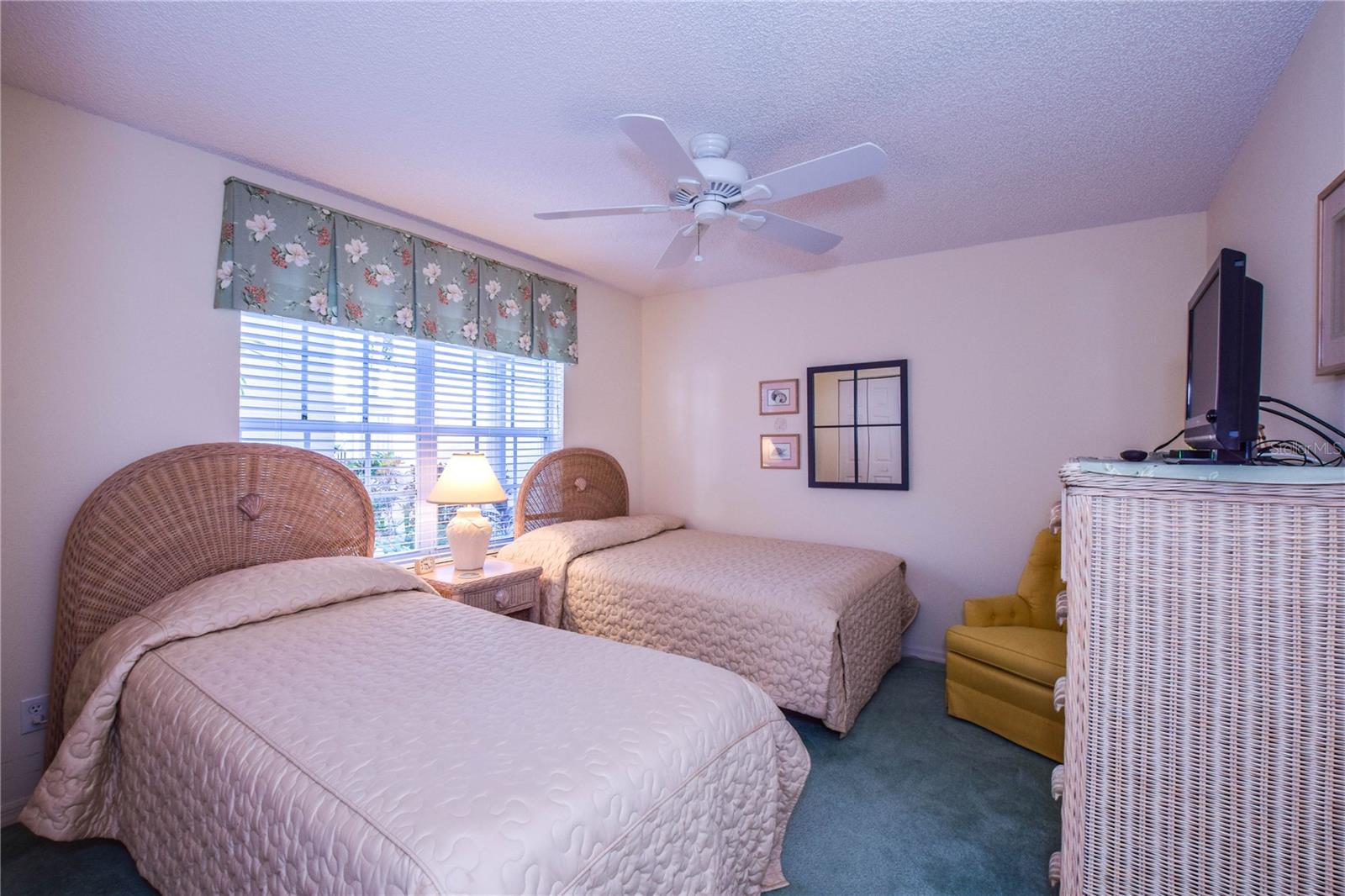 801 MONTROSE DR #102, #102
