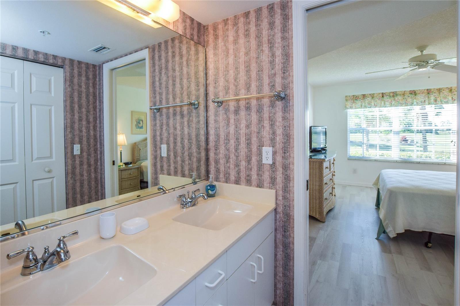 801 MONTROSE DR #102, #102