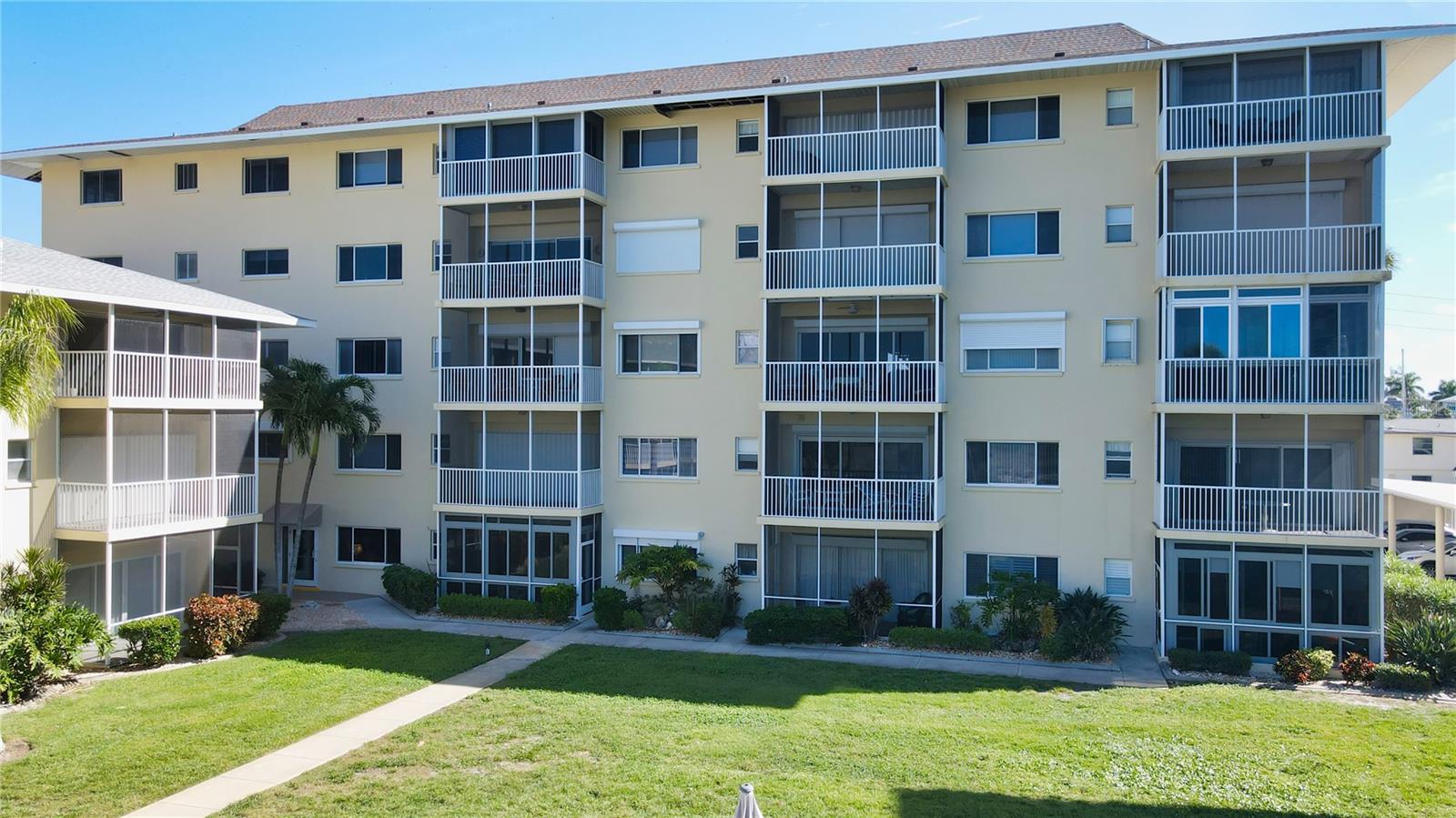 1200 TARPON CENTER DR #106, #106