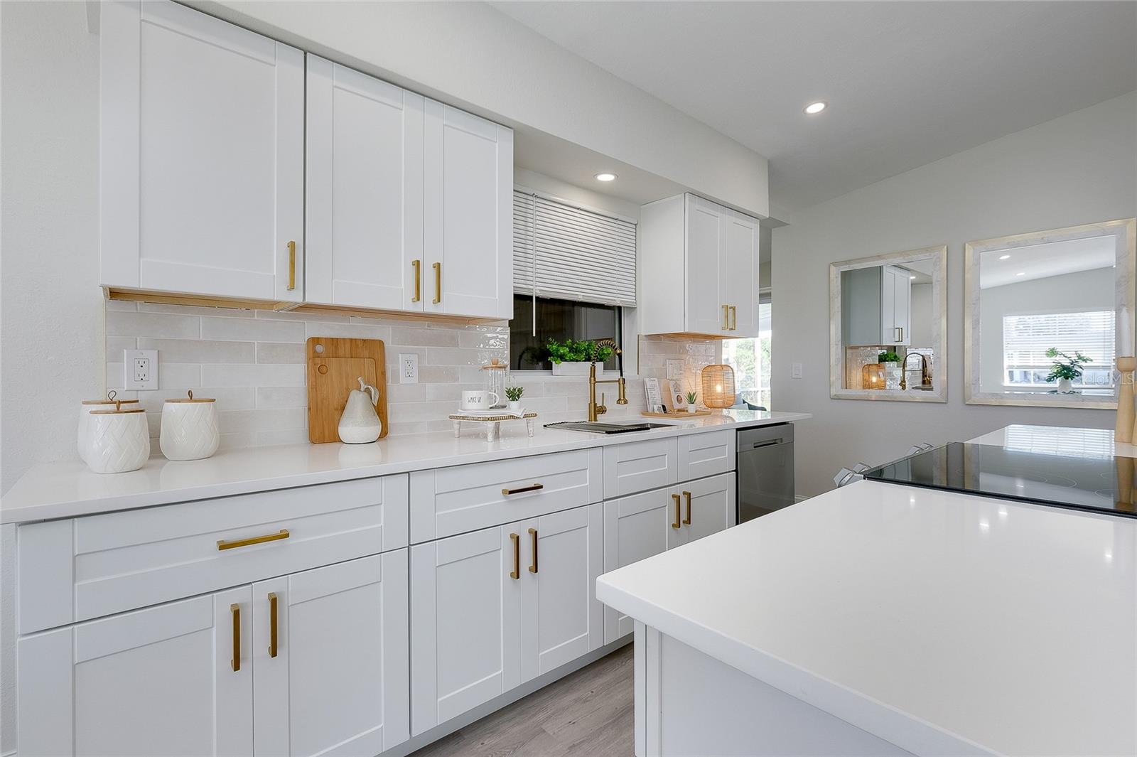 223 GLEN OAK RD