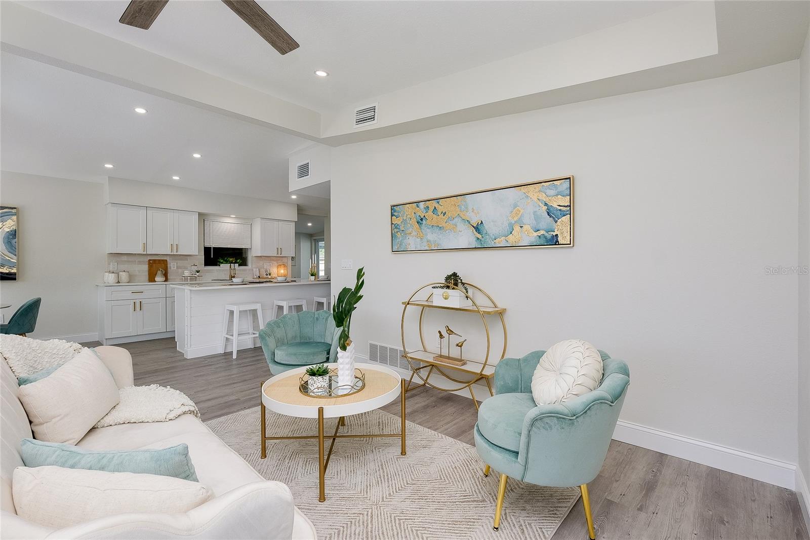 223 GLEN OAK RD
