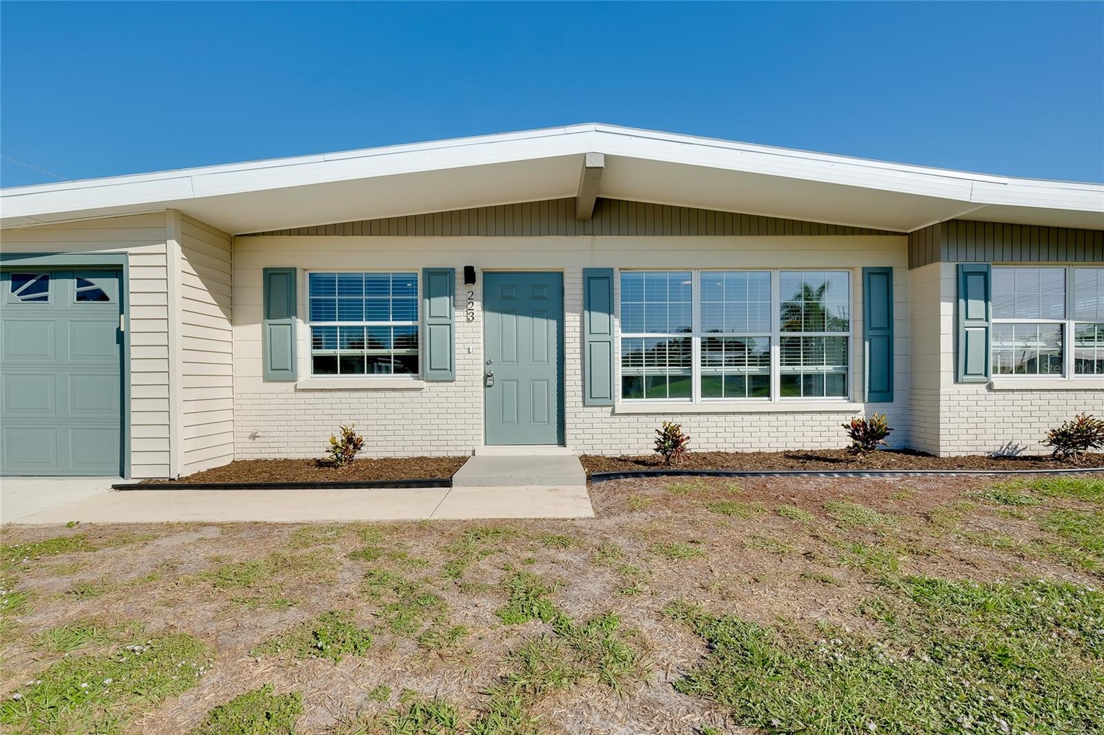 223 GLEN OAK RD