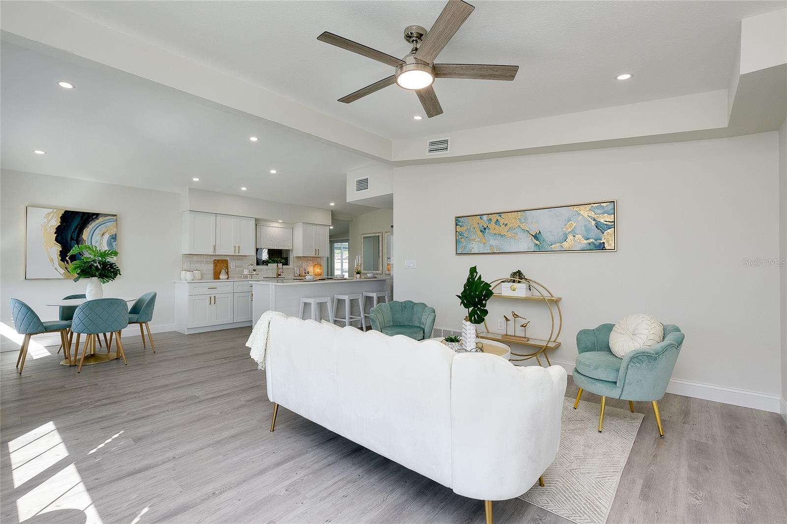 223 GLEN OAK RD