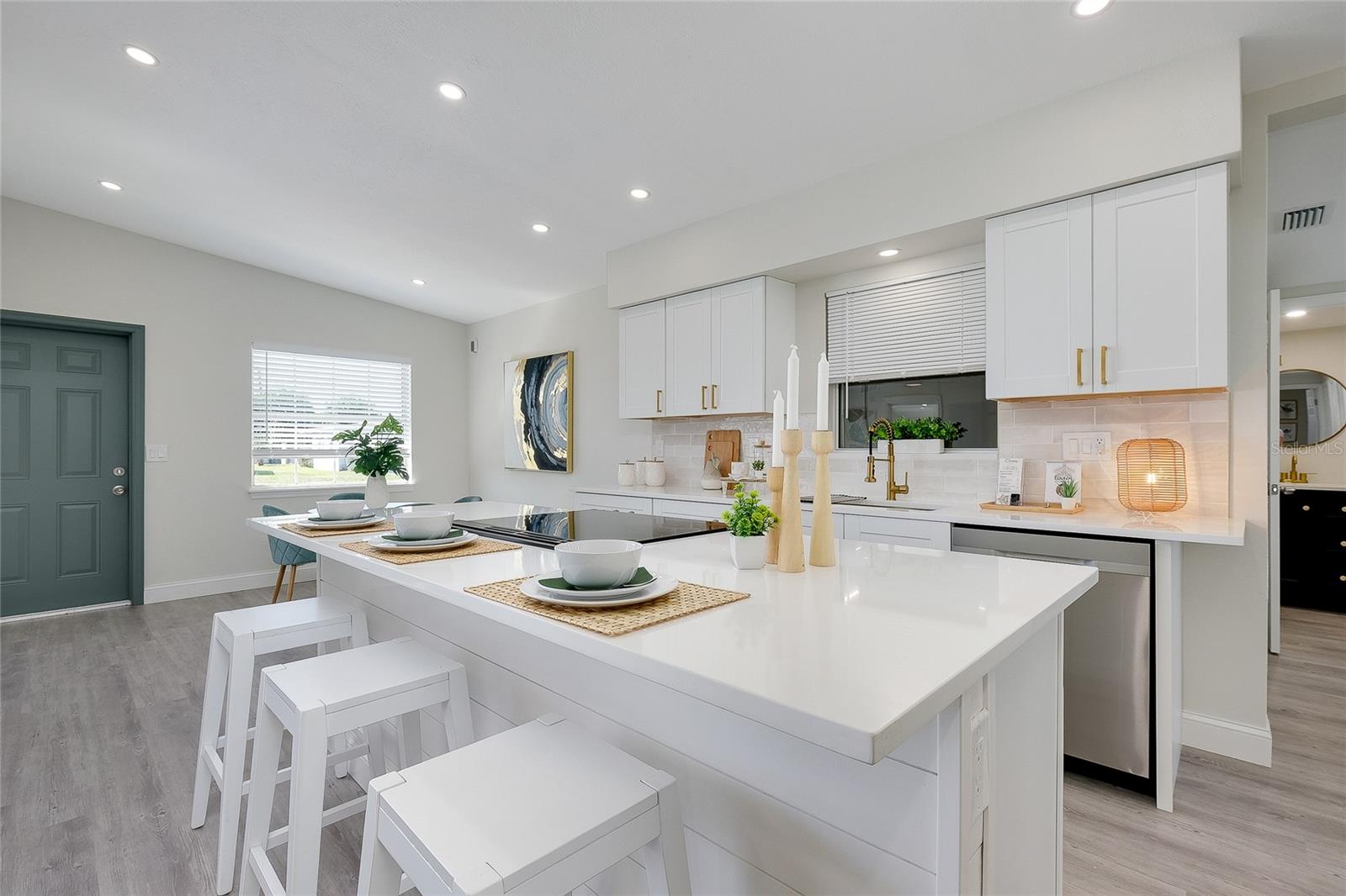 223 GLEN OAK RD