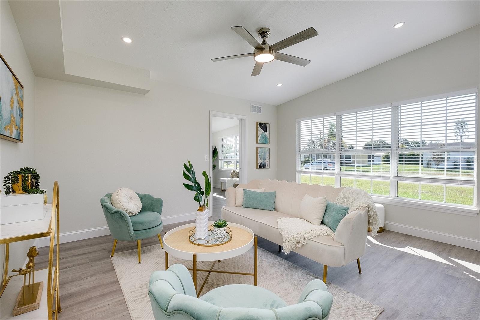 223 GLEN OAK RD