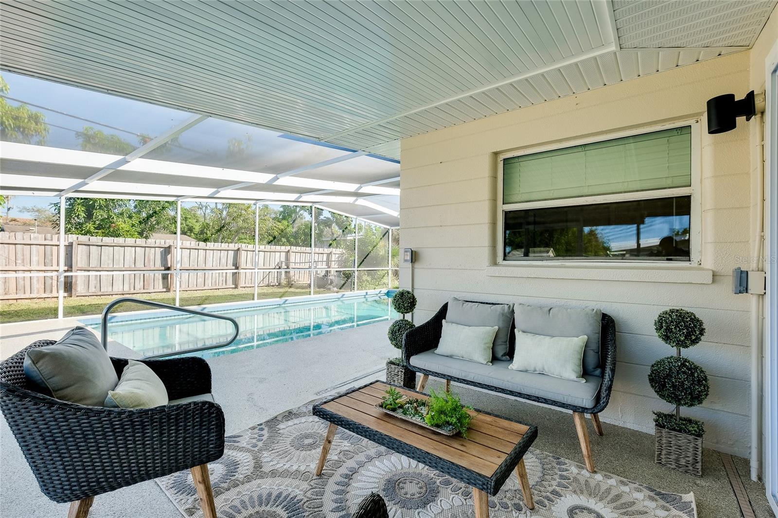 223 GLEN OAK RD