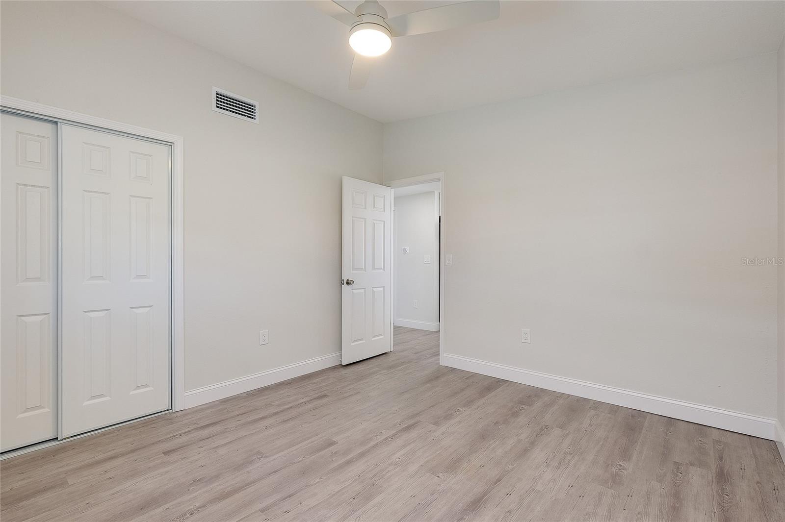 223 GLEN OAK RD