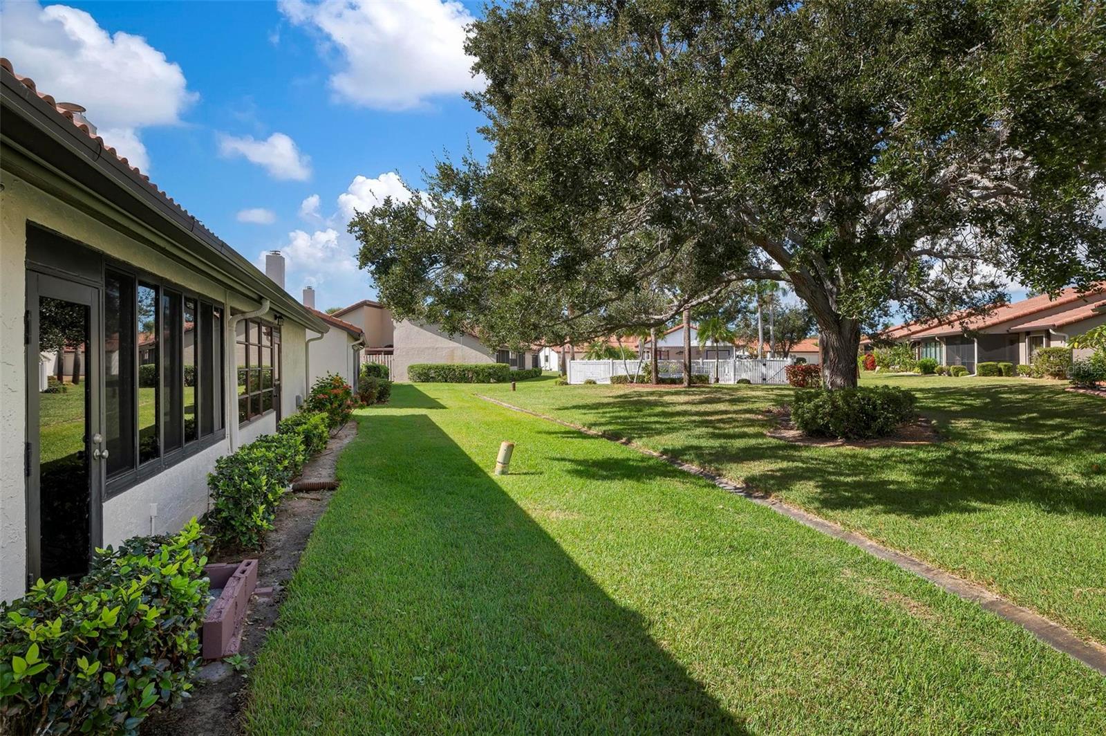 822 COUNTRY CLUB CIR #6, #6