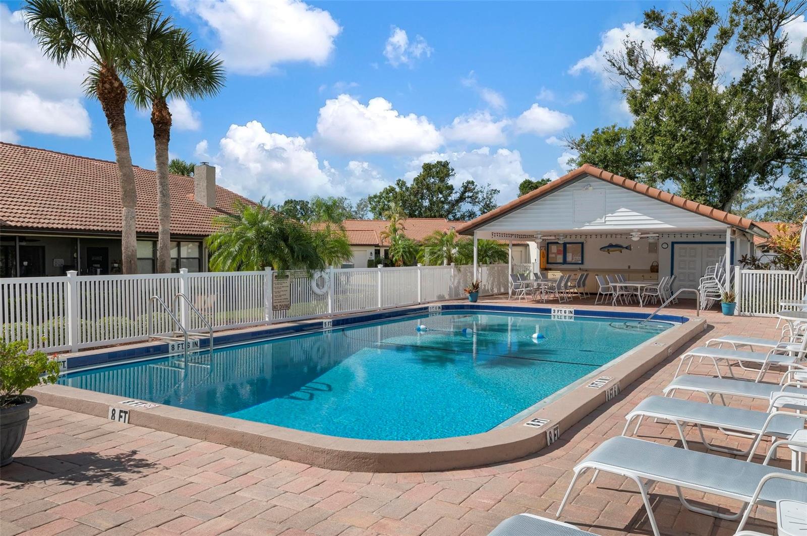 822 COUNTRY CLUB CIR #6, #6