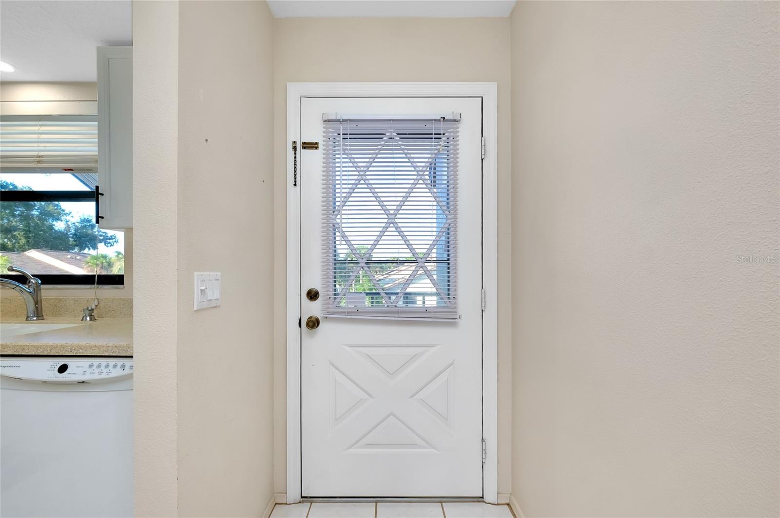 1211 CAPRI ISLES BLVD #115, #115