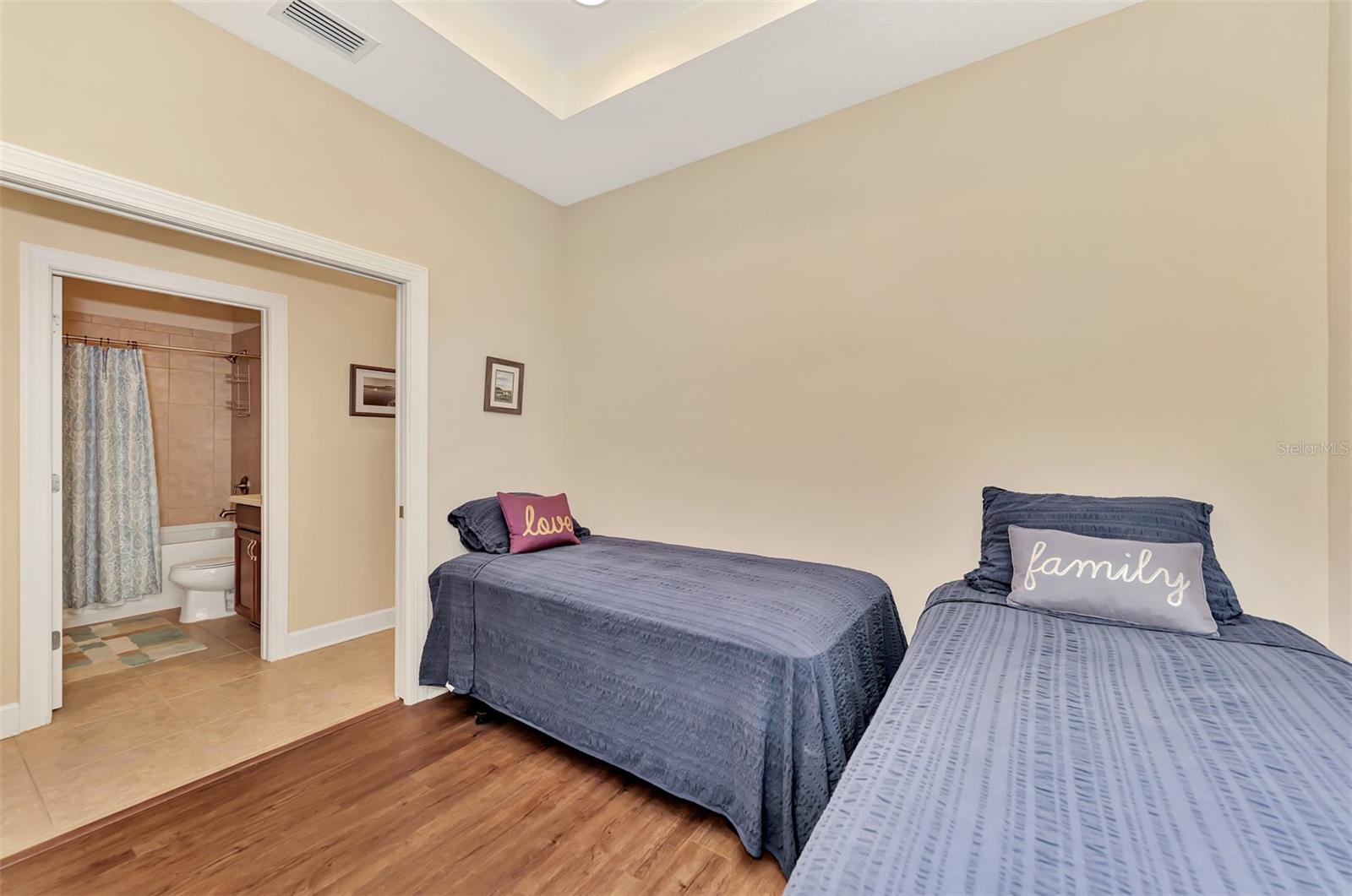 215 FONTANELLE CIR
