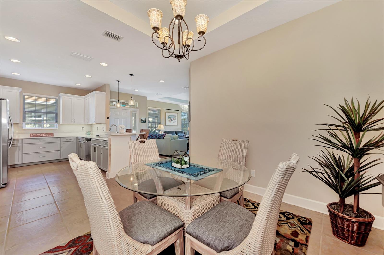 215 FONTANELLE CIR