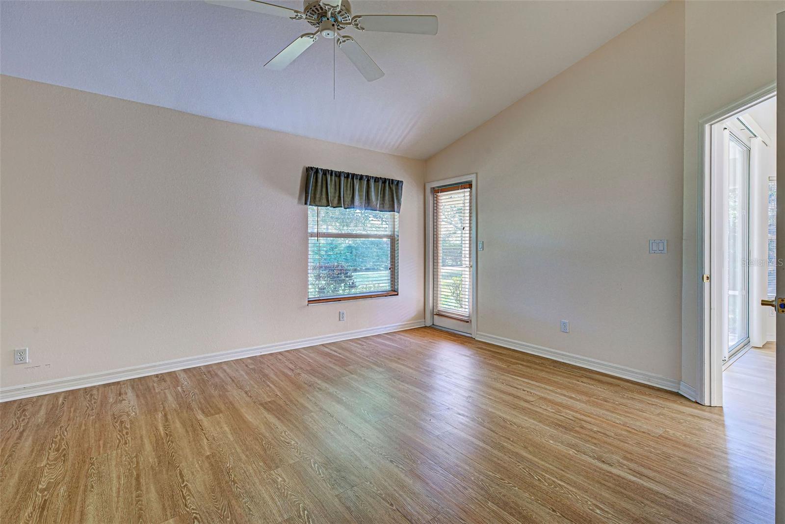 4072 FAIRWAY PL
