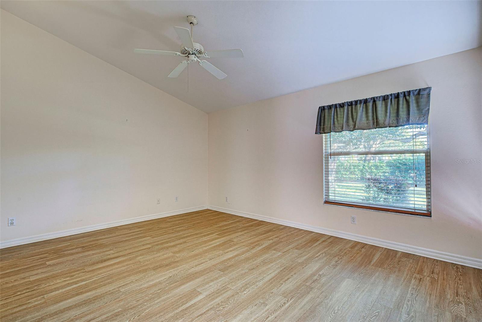 4072 FAIRWAY PL
