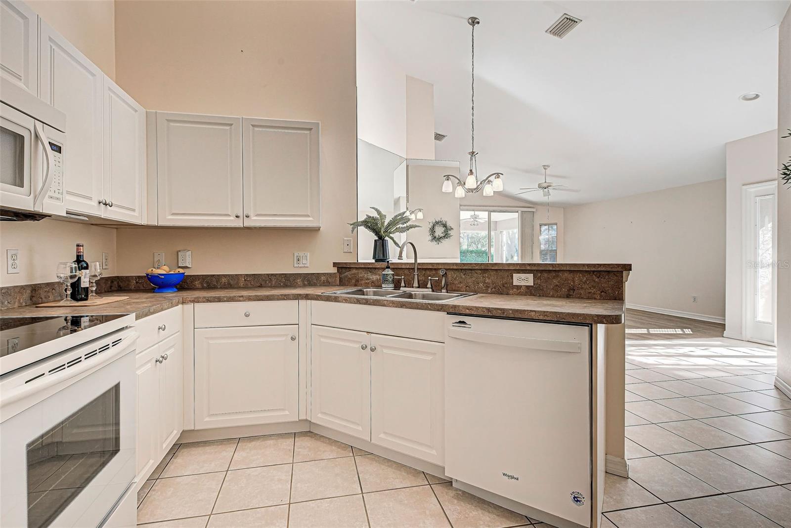 4072 FAIRWAY PL