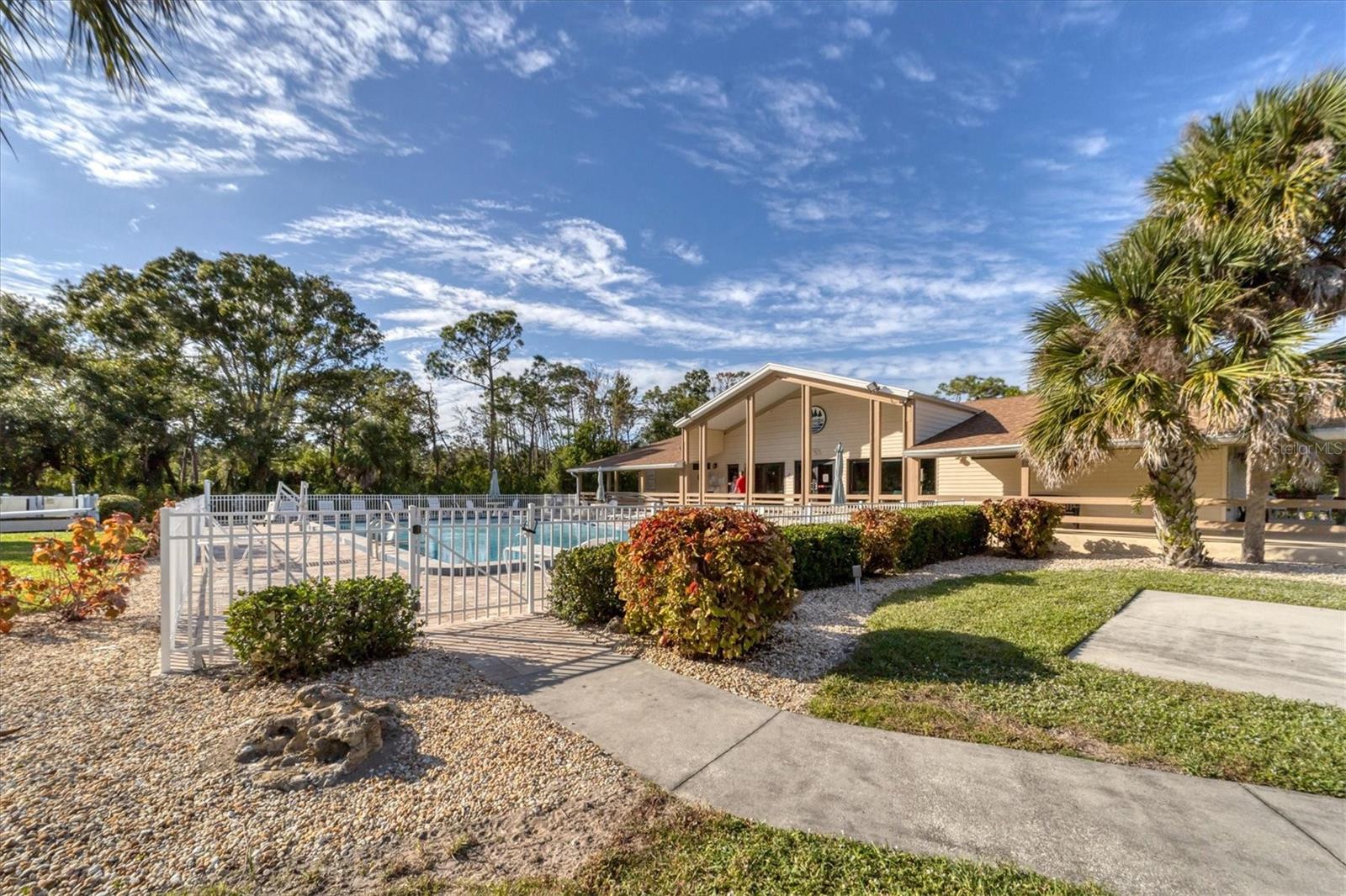 1341 PINEBROOK WAY
