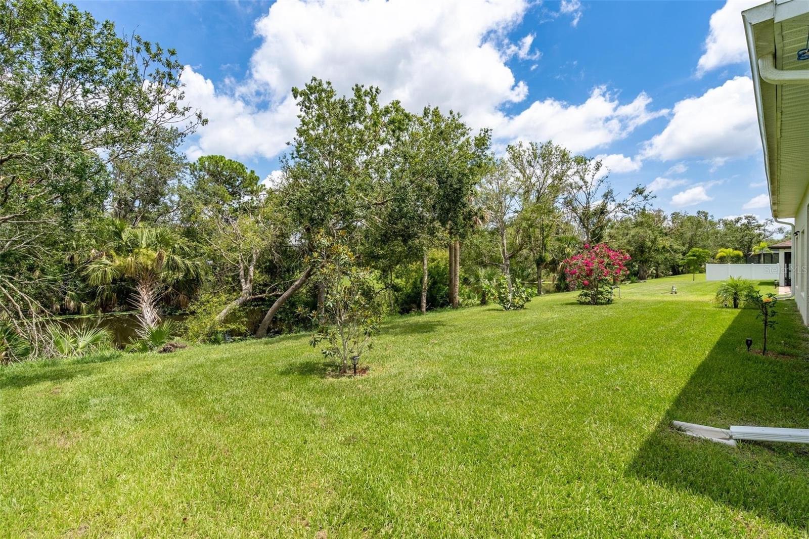 2120 LAUGHLIN RD