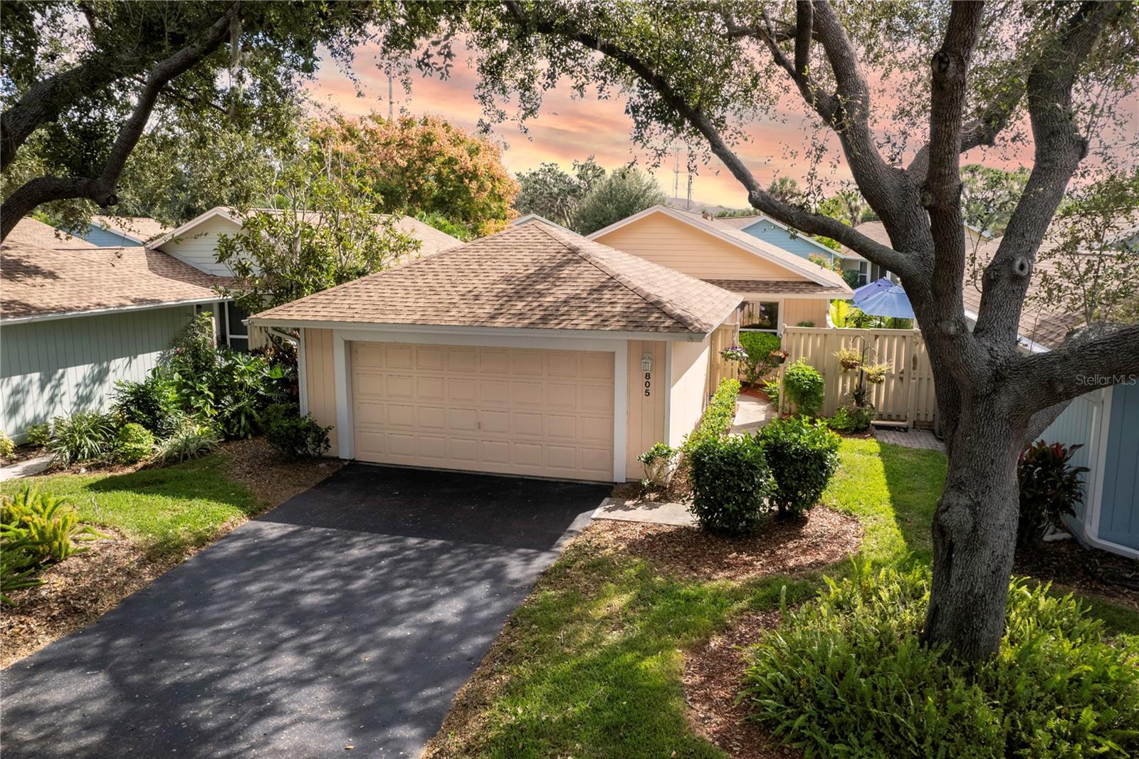 805 SAINTCLAIR CIR #805, #805