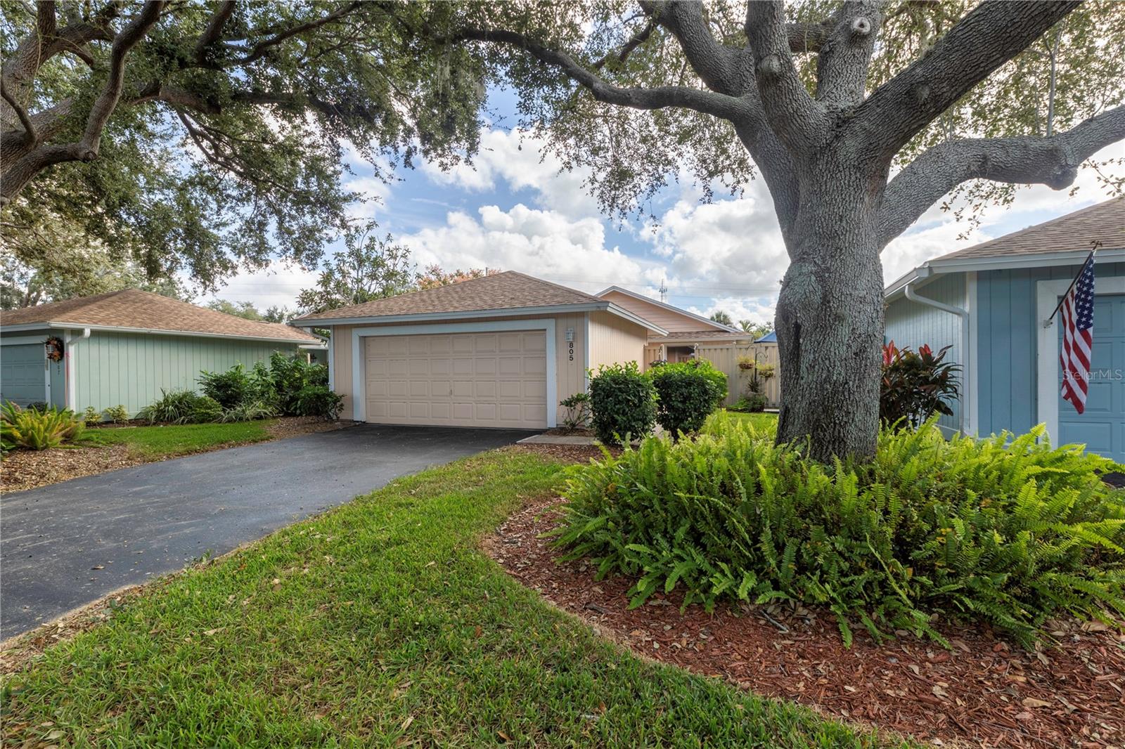 805 SAINTCLAIR CIR #805, #805