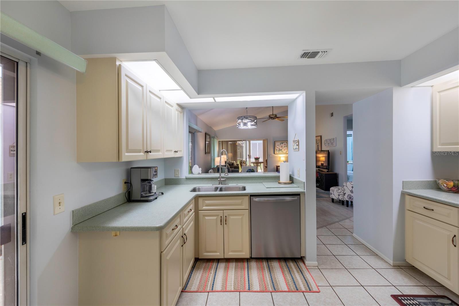 805 SAINTCLAIR CIR #805, #805