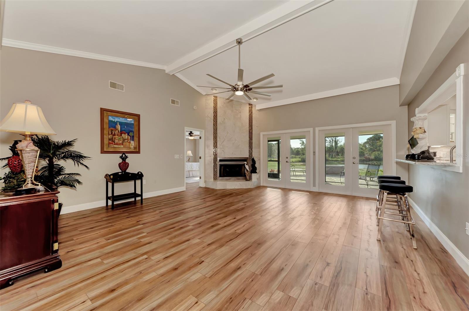 3225 MEADOW RUN DR