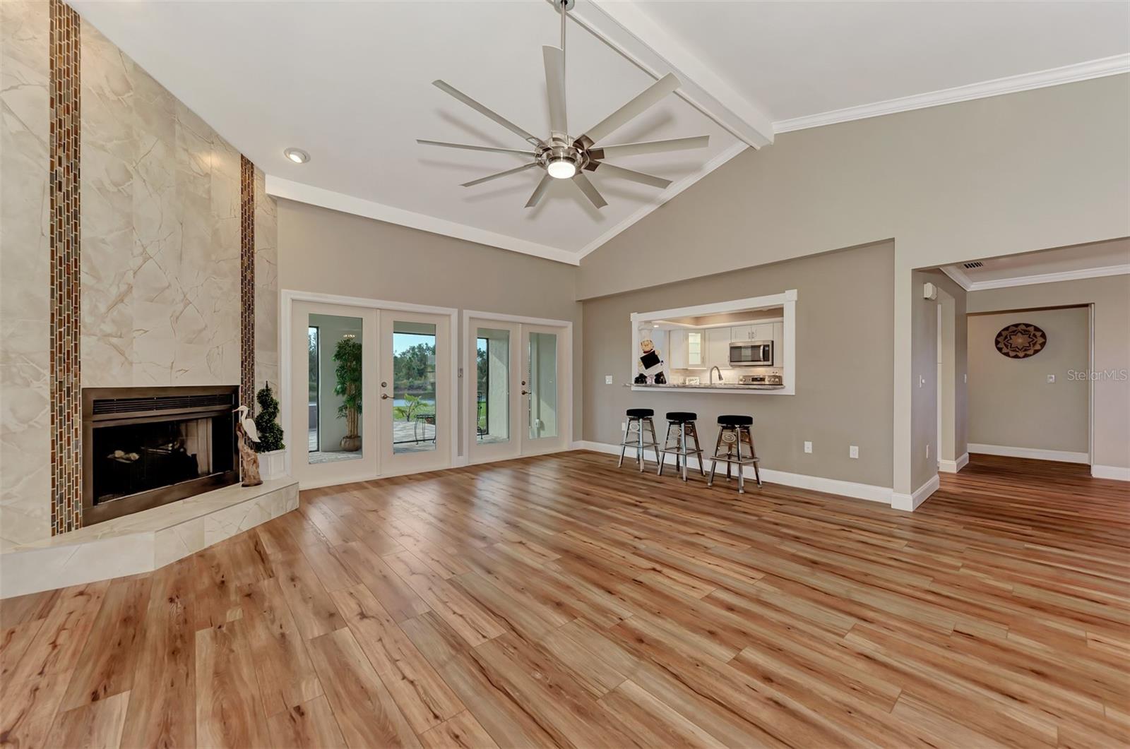 3225 MEADOW RUN DR