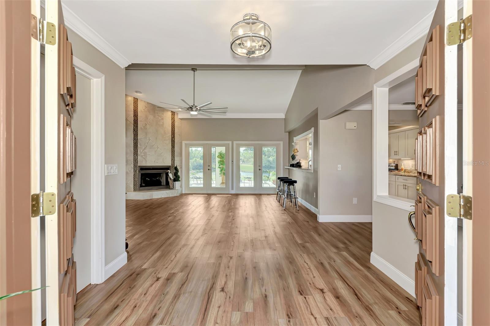3225 MEADOW RUN DR