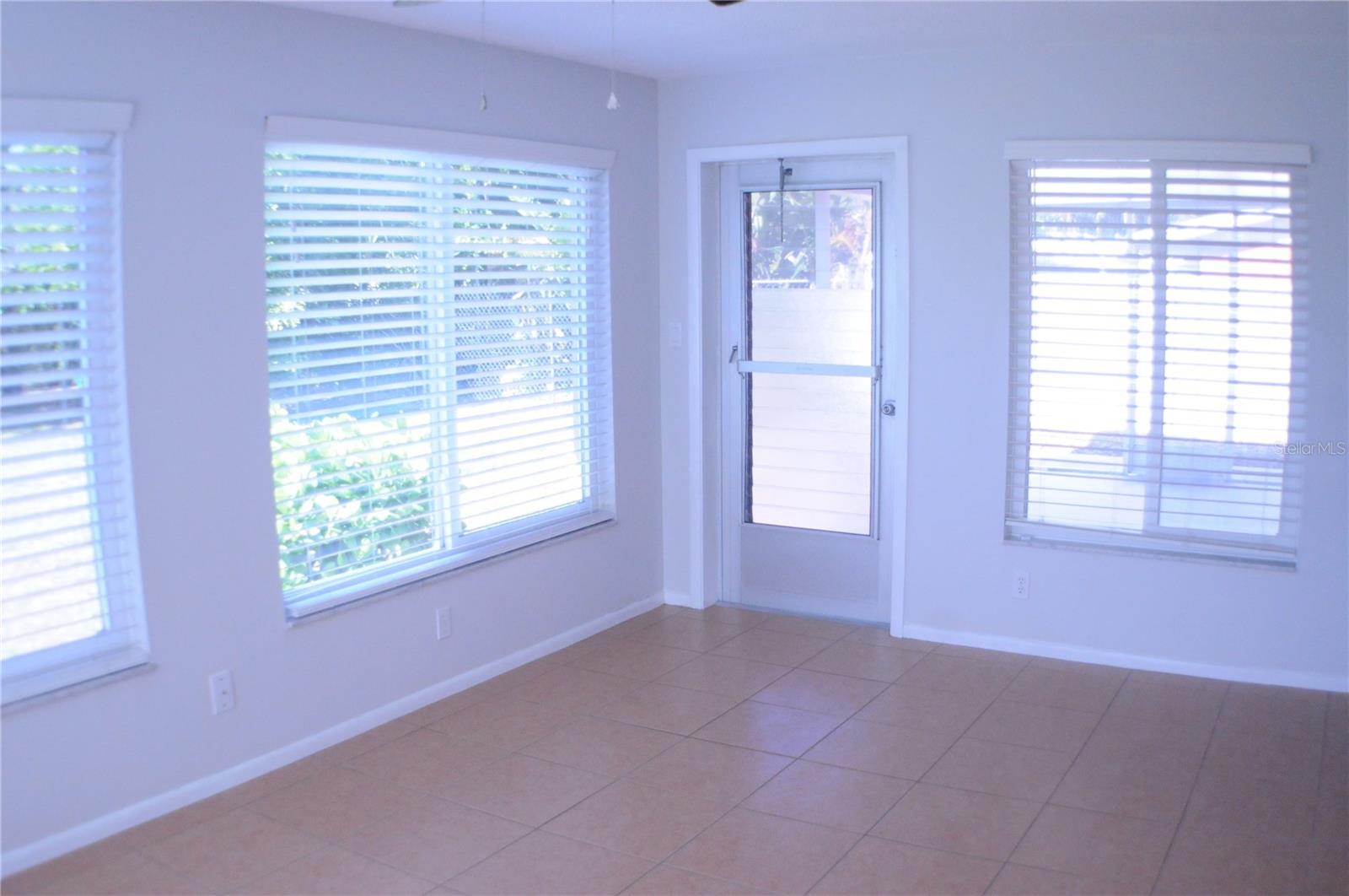 277 LORRAINE AVE