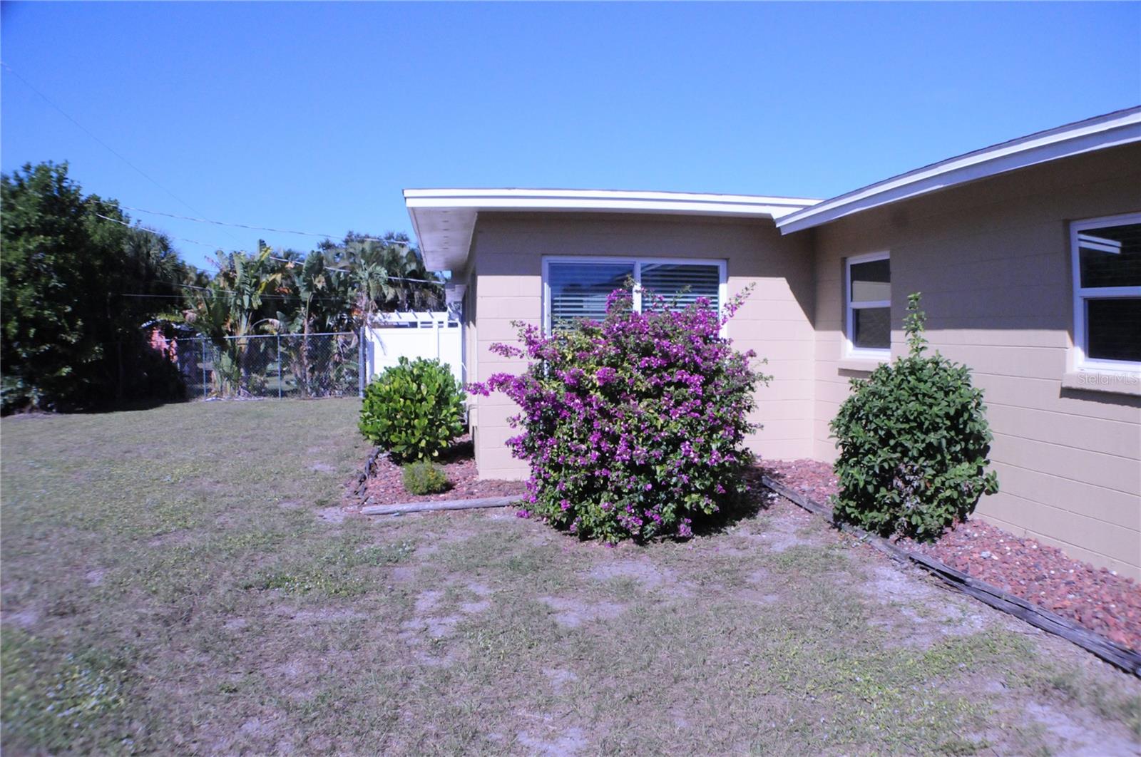 277 LORRAINE AVE