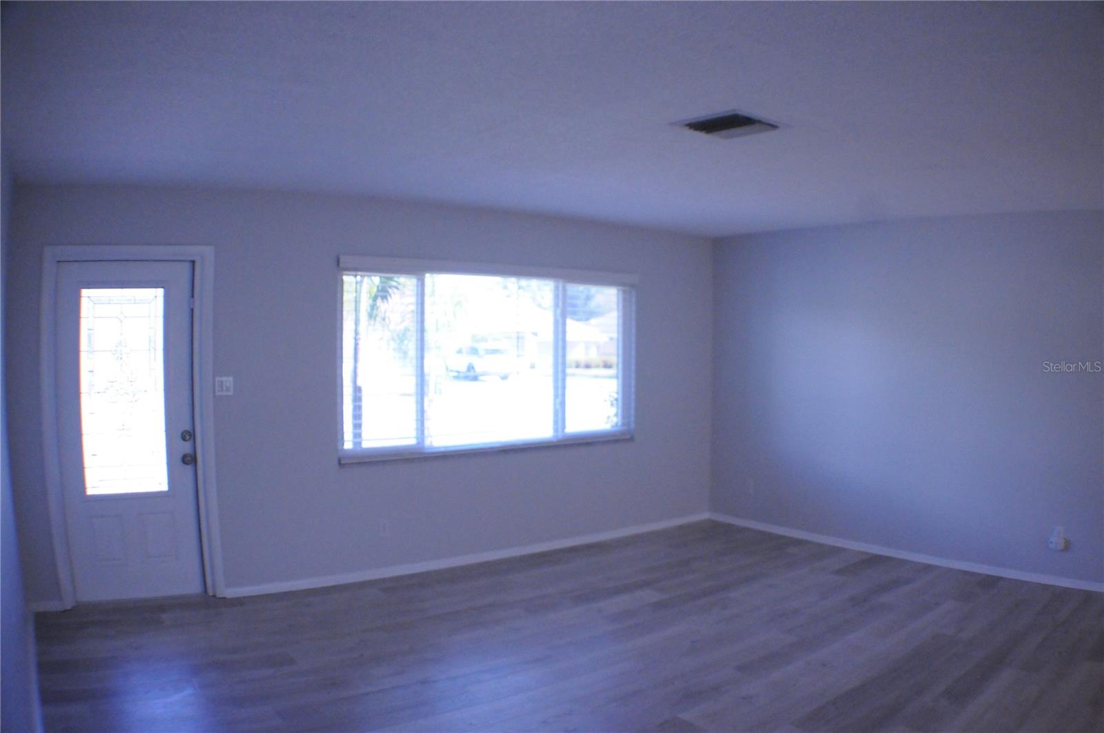 277 LORRAINE AVE