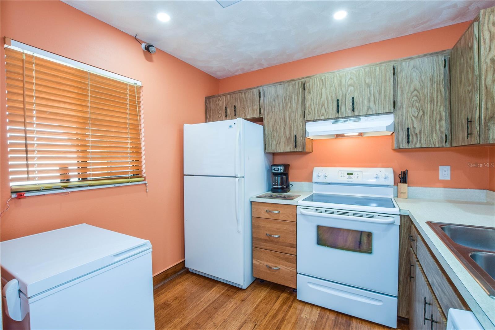 431 AIRPORT AVE E #207, #207