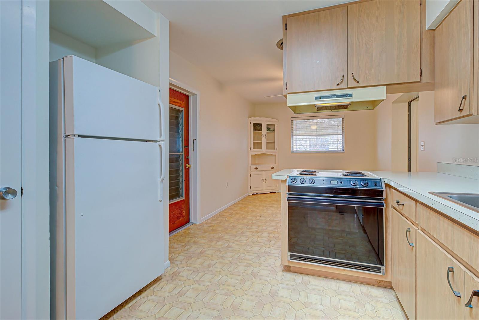 556 GLEN OAK RD