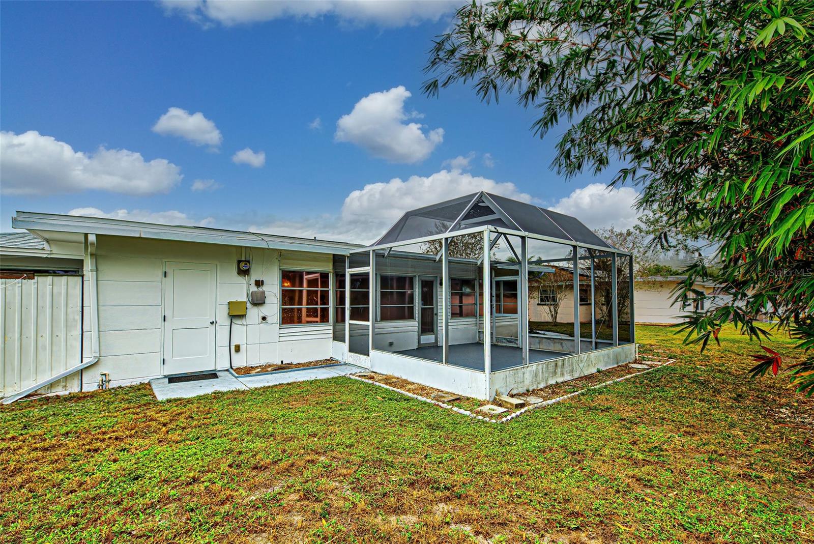 556 GLEN OAK RD