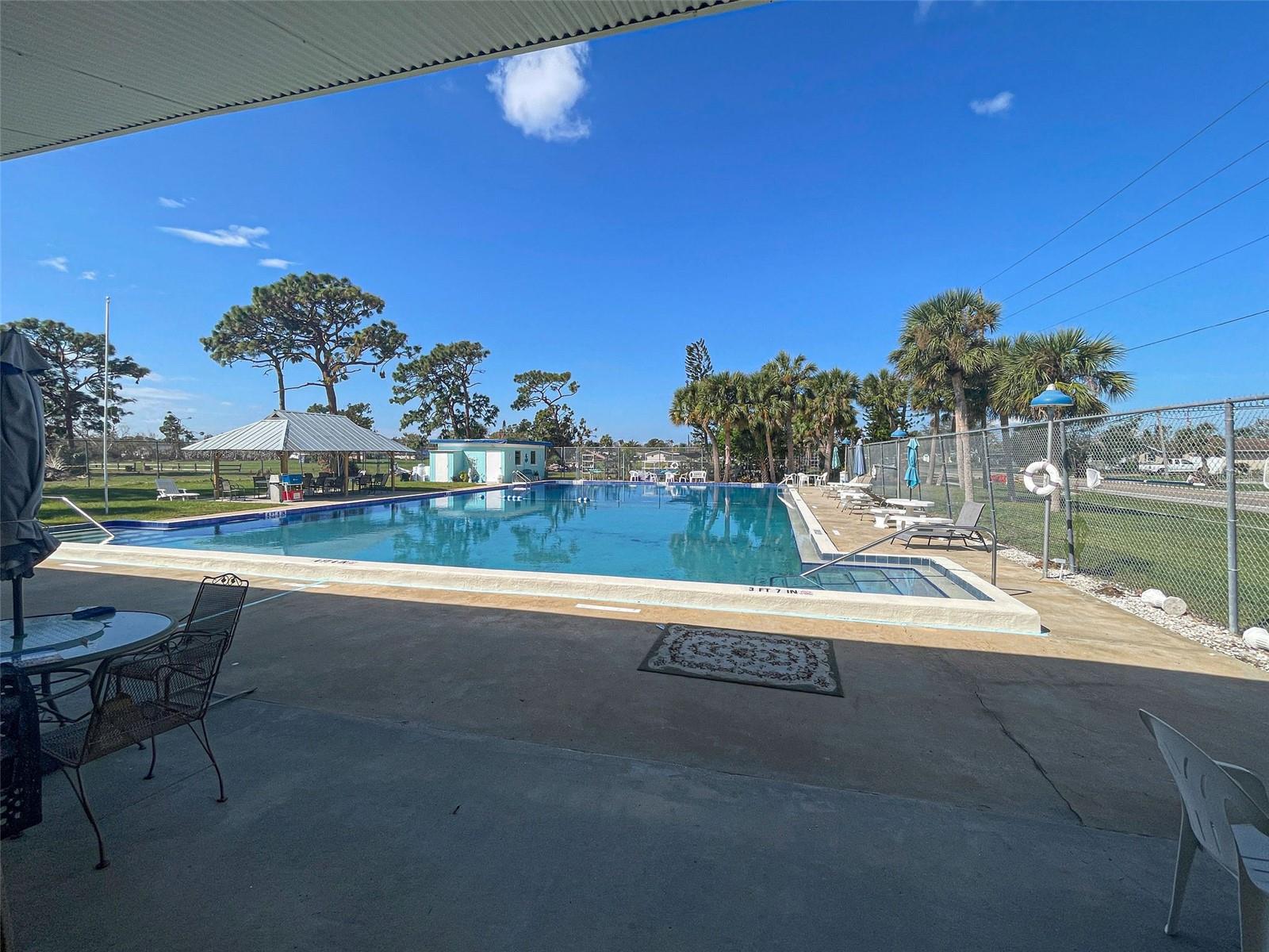 556 GLEN OAK RD